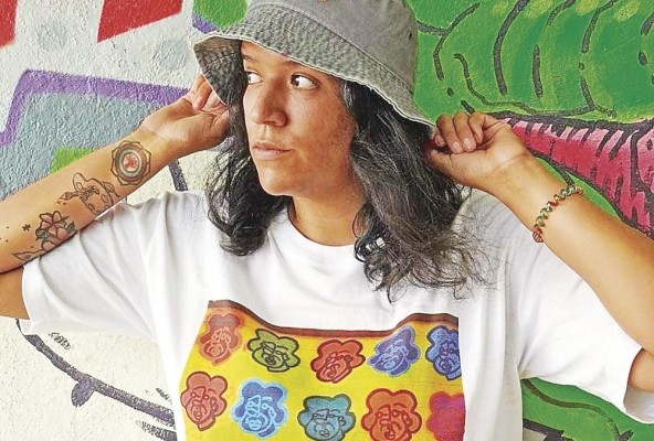 La artista Evalynn De Ycaza conocida como 'Evade' La artista Evalynn De Ycaza conocida como 'Evade'