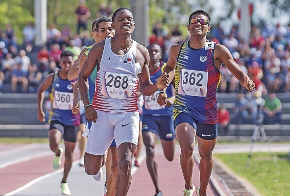 El mediofondista colonense Chamar Chambers fue una de las figuras rutilantes del atletismo en 2022. El mediofondista colonense Chamar Chambers fue una de las figuras rutilantes del atletismo en 2022.