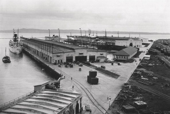 Una mirada histórica a la industria portuaria panameña Una mirada histórica a la industria portuaria panameña