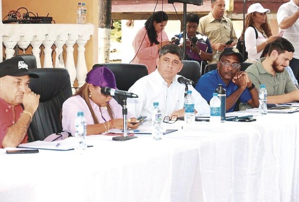 La sesión fue presidida por el diputado Ariel Alba, ante la ausencia del presidente de esta instancia, Roberto Ábrego. La sesión fue presidida por el diputado Ariel Alba, ante la ausencia del presidente de esta instancia, Roberto Ábrego.