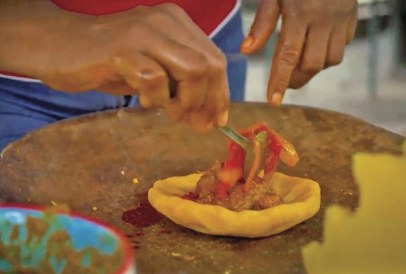 Cocineros locales realzan recetas tradicionales en televisión Cocineros locales realzan recetas tradicionales en televisión