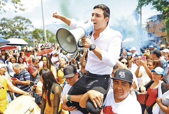 Restrepo denomina su programa de gobierno “Antioquia global” con la intención de conectar el departamento con Centroamérica y Norteamérica. Restrepo denomina su programa de gobierno “Antioquia global” con la intención de conectar el departamento con Centroamérica y Norteamérica.