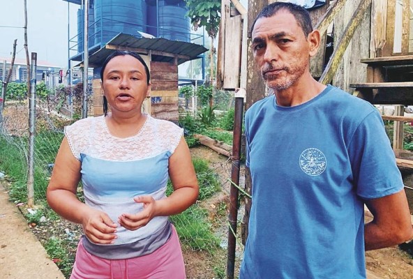 Carelis Garrido y Luis Cordero, la pareja que viajó con su hija, describe el 'paquete turístico' del lado colombiano. Carelis Garrido y Luis Cordero, la pareja que viajó con su hija, describe el 'paquete turístico' del lado colombiano.