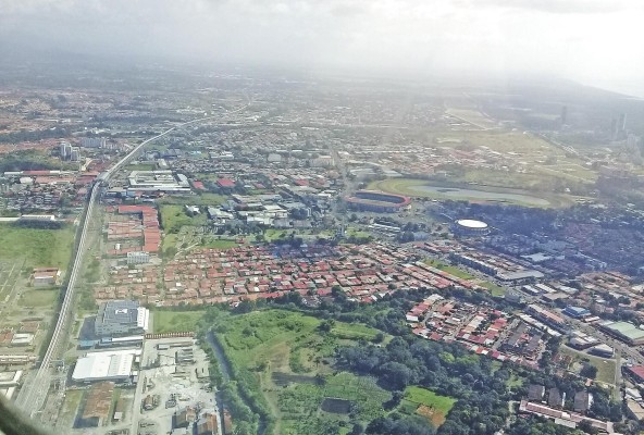 El sector de Juan Díaz en lo que ahora es Llano Bonito, Jardín Olímpico y Santa María Business District, son algunas de las áreas en que la coincidencia del aumento del nivel del mar y de las inundaciones por crecidas de ríos coinciden, según las proyecciones publicadas por Miambiente recientemente, y por los estudios del Municipio de Panamá en 2016. El sector de Juan Díaz en lo que ahora es Llano Bonito, Jardín Olímpico y Santa María Business District, son algunas de las áreas en que la coincidencia del aumento del nivel del mar y de las inundaciones por crecidas de ríos coinciden, según las proyecciones publicadas por Miambiente recientemente, y por los estudios del Municipio de Panamá en 2016.