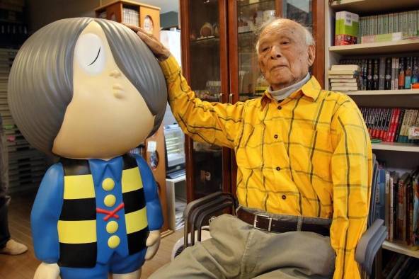 Mizuki Shigeru, con su creación Mizuki Shigeru, con su creación