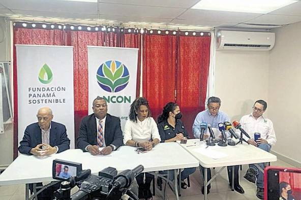 Varias organizaciones ambientalistas ofrecieron una conferencia de prensa, ya que adversan el contrato alcanzado con Minera Panamá. Varias organizaciones ambientalistas ofrecieron una conferencia de prensa, ya que adversan el contrato alcanzado con Minera Panamá.