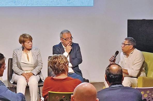 Se realizó un cine debate con la película 'Faraways' Se realizó un cine debate con la película 'Faraways'