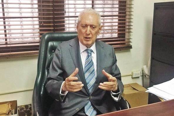 El jurista Carlos Bolívar Pedreschi es un estudioso del derecho constitucional. El jurista Carlos Bolívar Pedreschi es un estudioso del derecho constitucional.