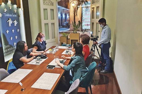 'La Decana' conversó con la refugiada sobre la experiencia de los ucranianos que huyen de la invasión, desde el Central Hotel Panamá. 'La Decana' conversó con la refugiada sobre la experiencia de los ucranianos que huyen de la invasión, desde el Central Hotel Panamá.