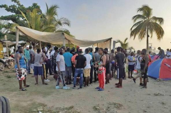 Migrantes varados en Necoclí, Colombia. Migrantes varados en Necoclí, Colombia.