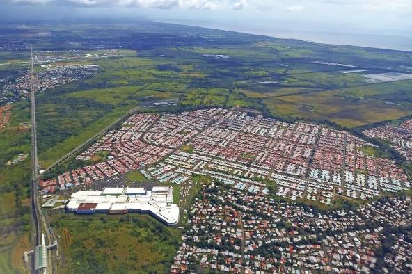 Vista del sector de Nuevo Tocumen. Esta zona de Panamá este concentra corregimientos con un alto impacto por desastres y al mismo tiempo corresponden a zonas que han sufrido un acelerado proceso de ocupación urbana. Vista del sector de Nuevo Tocumen. Esta zona de Panamá este concentra corregimientos con un alto impacto por desastres y al mismo tiempo corresponden a zonas que han sufrido un acelerado proceso de ocupación urbana.