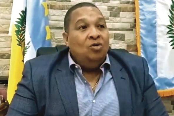 Alex Lee, alcalde de Colón, alega que las recaudaciones en el municipio ha disminuido un 95%. Alex Lee, alcalde de Colón, alega que las recaudaciones en el municipio ha disminuido un 95%.