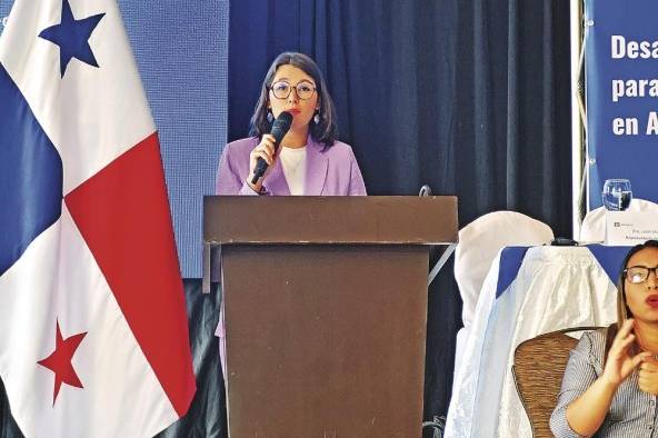 Sylvana Lewin, miembro de la sección de Inclusión, Derechos y Diálogo Intercultural de la Unesco. Sylvana Lewin, miembro de la sección de Inclusión, Derechos y Diálogo Intercultural de la Unesco.