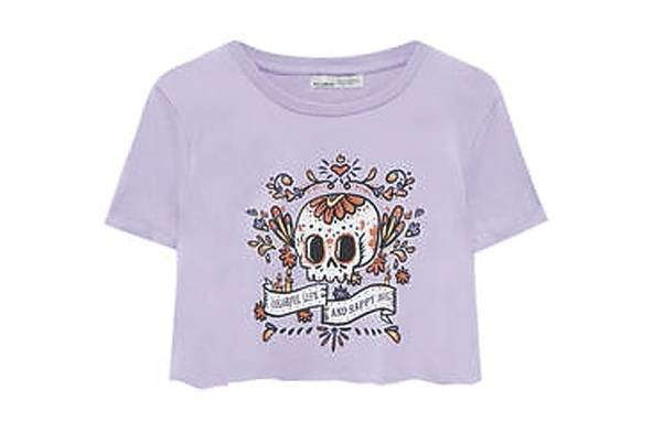 Pull & Bear presentó piezas con diseños de calaveras mexicanas en 2021. Pull & Bear presentó piezas con diseños de calaveras mexicanas en 2021.