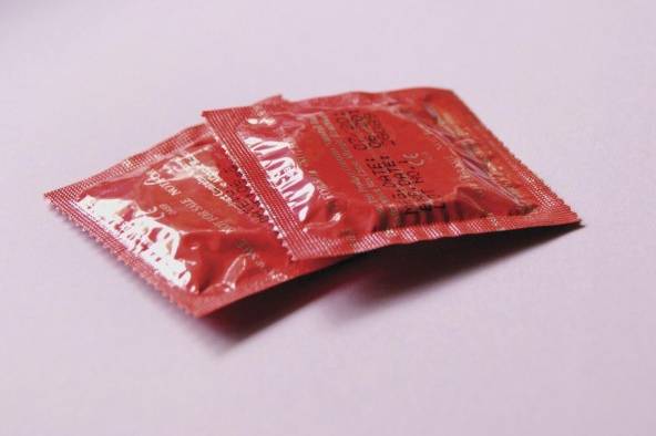 El uso del condón es hasta ahora uno de los métodos de prevención de cualquier enfermedad de transmisión sexual. El uso del condón es hasta ahora uno de los métodos de prevención de cualquier enfermedad de transmisión sexual.