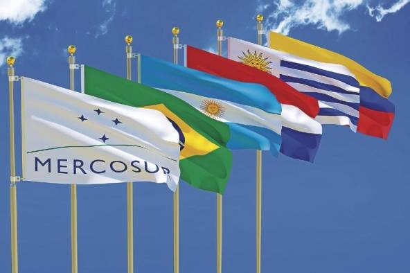 Mercosur experimentó un crecimiento de la actividad económica del 1,3% (2,0% al incluir a Venezuela) en 2022, que fue menor al del año previo. Mercosur experimentó un crecimiento de la actividad económica del 1,3% (2,0% al incluir a Venezuela) en 2022, que fue menor al del año previo.