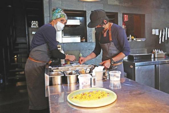 La chef nació en Bulgaria, pero desde sus cinco años vive en Bolivia. La chef nació en Bulgaria, pero desde sus cinco años vive en Bolivia.