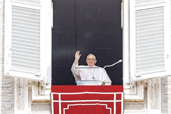 El papa Francisco proclama la necesidad de dar prioridad a los pobres y aboga por ellos infatigablemente. El papa Francisco proclama la necesidad de dar prioridad a los pobres y aboga por ellos infatigablemente.