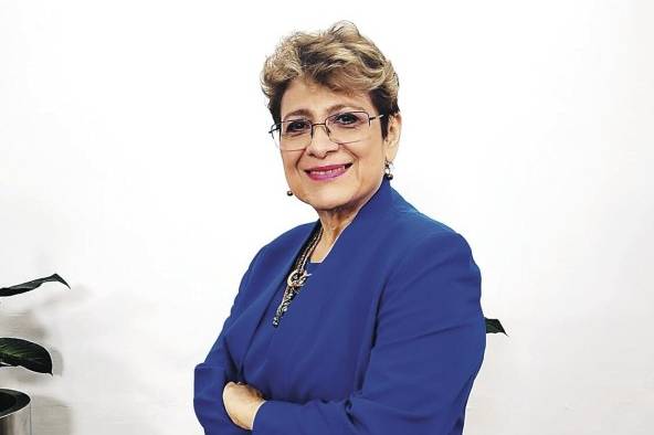 Damaris Serrano Guerra es una crítica literaria y ensayista panameña fiel creyente del poder de las palabras. Damaris Serrano Guerra es una crítica literaria y ensayista panameña fiel creyente del poder de las palabras.