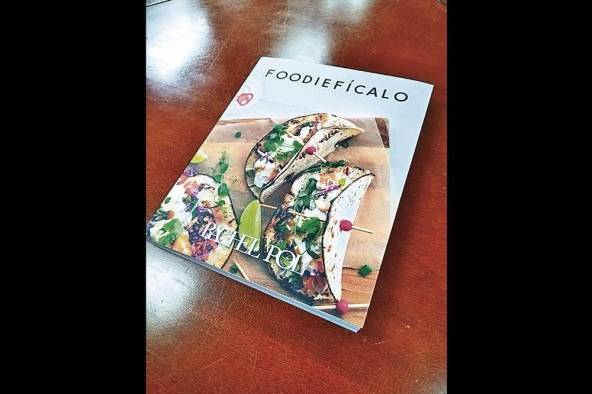 'Foodiefícalo' es un libro de 235 páginas, cubierta suave y fotografías en full color. 'Foodiefícalo' es un libro de 235 páginas, cubierta suave y fotografías en full color.