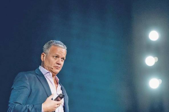 Durante 20 años, a través de la televisión, la radio, columnas, libros y conferencias en Latinoamérica, Xavier se ha dedicado a preparar a las familias hispanas para asumir el control de su futuro financiero. Durante 20 años, a través de la televisión, la radio, columnas, libros y conferencias en Latinoamérica, Xavier se ha dedicado a preparar a las familias hispanas para asumir el control de su futuro financiero.