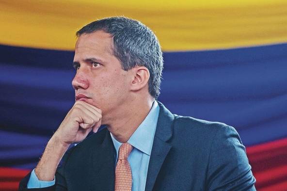 De acuerdo a la encuestadora Datanalisis, Juan Guaidó pasó en un año de tener 60% de popularidad a un 42%, en medio de duras críticas desde la propia oposición por los constantes fracasos políticos que ha tenido frente al chavismo. De acuerdo a la encuestadora Datanalisis, Juan Guaidó pasó en un año de tener 60% de popularidad a un 42%, en medio de duras críticas desde la propia oposición por los constantes fracasos políticos que ha tenido frente al chavismo.
