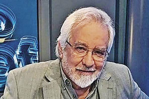 Enoch Adames. Sociólogo Es catedrático en la Universidad de Panamá. Fue coordinador académico del programa Flasco - Panamá y de investigación del Instituto de Estudios Nacionales. Enoch Adames. Sociólogo Es catedrático en la Universidad de Panamá. Fue coordinador académico del programa Flasco - Panamá y de investigación del Instituto de Estudios Nacionales.