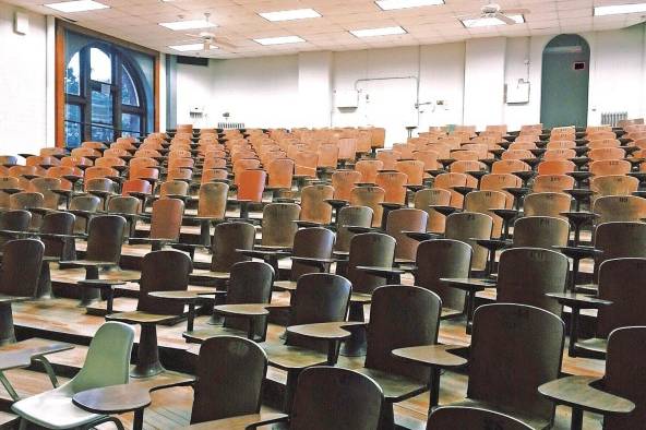 El núcleo familiar y la educación son fundamentales para disminuir la criminalidad. El núcleo familiar y la educación son fundamentales para disminuir la criminalidad.