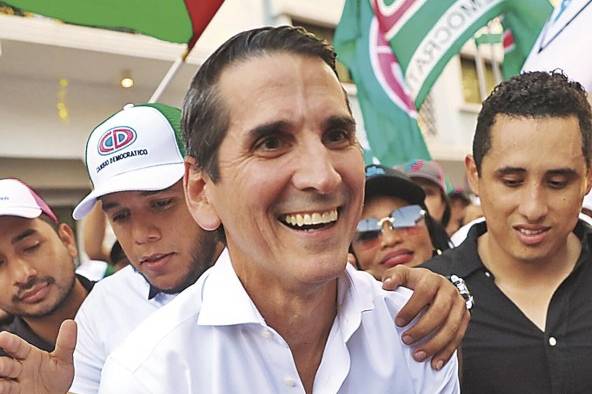 Rómulo Roux, precandidato presidencial de CD Rómulo Roux, precandidato presidencial de CD