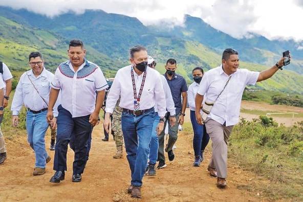 Cortizo durante su gira de trabajo comunitario 144, y la décimo octava visita a la comarca Ngäbe Buglé. Cortizo durante su gira de trabajo comunitario 144, y la décimo octava visita a la comarca Ngäbe Buglé.