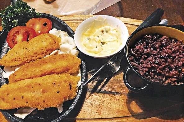 Plato 'bohemio', fish & chips. Plato 'bohemio', fish & chips.