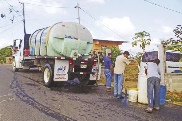 Cuando la ciudadanía plantea cerrar la brecha del acceso al agua, indica que quiere tener acceso al suministro ininterrumpido de agua potable las 24 horas del día, los siete días de la semana. Cuando la ciudadanía plantea cerrar la brecha del acceso al agua, indica que quiere tener acceso al suministro ininterrumpido de agua potable las 24 horas del día, los siete días de la semana.