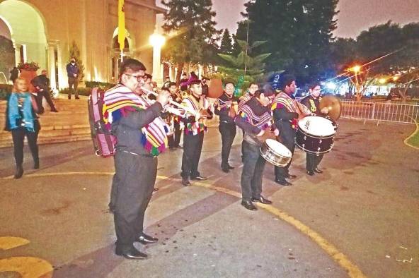 La cultura es una de las principales características del Perú La cultura es una de las principales características del Perú