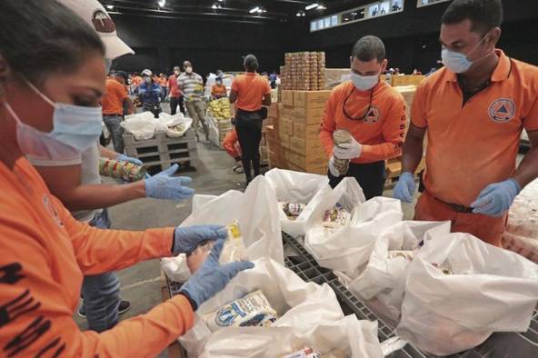 El programa del plan Panamá Solidario del Gobierno Nacional incluye la entrega de bolsas con comida, bonos físicos y vale digital. El programa del plan Panamá Solidario del Gobierno Nacional incluye la entrega de bolsas con comida, bonos físicos y vale digital.
