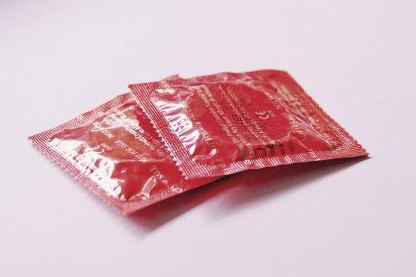Los especialistas recuerdan la importancia de la protección con el preservativo. Los especialistas recuerdan la importancia de la protección con el preservativo.
