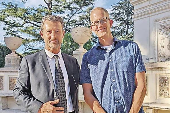 Guillermo Caro, consultor de Vitae Global y el creador de Soul Pixar, Pete Docter. Guillermo Caro, consultor de Vitae Global y el creador de Soul Pixar, Pete Docter.