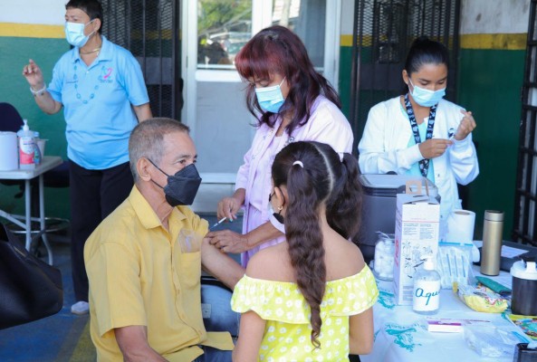 Durante el primer trimestre de 2023, el PAI ha aplicado un total de 193 mil 966 dosis de vacunas bivalentes contra la covid-19. Durante el primer trimestre de 2023, el PAI ha aplicado un total de 193 mil 966 dosis de vacunas bivalentes contra la covid-19.