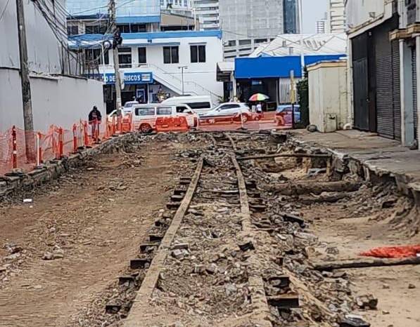 El segundo tranvía operó de agosto de 1913 hasta 1941, desde San Felipe hasta lo que se conocía como el “Pueblo Nuevo de las Sabanas”. El segundo tranvía operó de agosto de 1913 hasta 1941, desde San Felipe hasta lo que se conocía como el “Pueblo Nuevo de las Sabanas”.