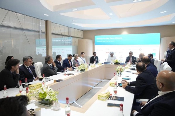La compañía eléctrica EDP ha anunciado, en el marco de la Cumbre del Clima COP28 celebrada en Dubái, la creación de una alianza de empresas eléctricas mundiales con el objetivo de impulsar la transición energética. La compañía eléctrica EDP ha anunciado, en el marco de la Cumbre del Clima COP28 celebrada en Dubái, la creación de una alianza de empresas eléctricas mundiales con el objetivo de impulsar la transición energética.