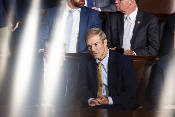El legislador republicano de Ohio Jim Jordan (d). El legislador republicano de Ohio Jim Jordan (d).
