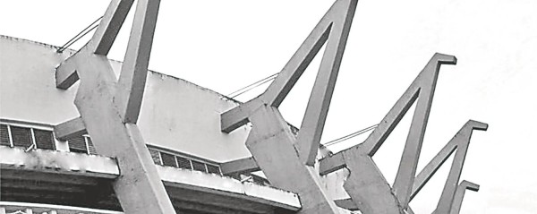 Inaugurado en 1970 como Gimnasio Nuevo Panamá, este coliseo deportivo actualmente lleva el nombre de Arena Roberto Durán. Inaugurado en 1970 como Gimnasio Nuevo Panamá, este coliseo deportivo actualmente lleva el nombre de Arena Roberto Durán.