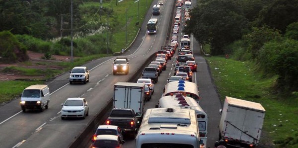 La inversión de carriles dependerá de cómo se mantenga el flujo vehicular del retorno a la Capital. La inversión de carriles dependerá de cómo se mantenga el flujo vehicular del retorno a la Capital.