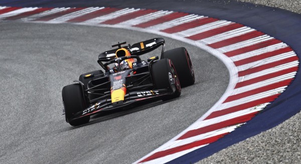 Verstappen, líder destacado del campeonato, durante la calificación reducida para la prueba sprint para el Gran Premio de Austria, el noveno del Mundial de F1. Verstappen, líder destacado del campeonato, durante la calificación reducida para la prueba sprint para el Gran Premio de Austria, el noveno del Mundial de F1.