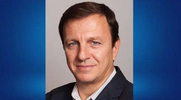 Carlos Lauría es oriundo de Argentina y reside en Nueva Jersey. Carlos Lauría es oriundo de Argentina y reside en Nueva Jersey.
