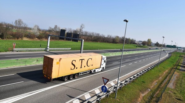 Superó el jueves a China, que lleva tres días sin contabilizar nuevos contagios locales. Superó el jueves a China, que lleva tres días sin contabilizar nuevos contagios locales.