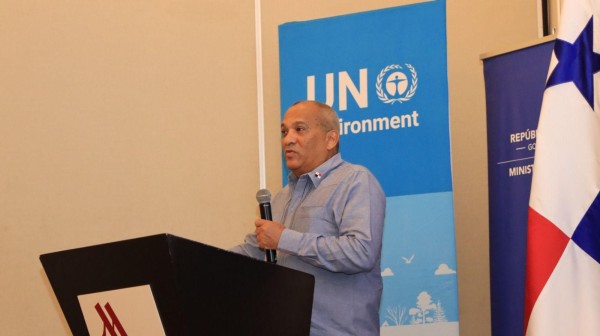 Ministro de Ambiente Milciades Concepción Ministro de Ambiente Milciades Concepción