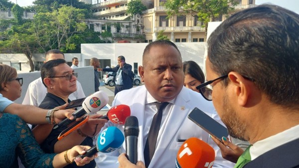 El diputado por el distrito de San Miguelito recordó que la Comisión de Presupuesto de la Asamblea se dedica al traslado y aprobación de créditos. El diputado por el distrito de San Miguelito recordó que la Comisión de Presupuesto de la Asamblea se dedica al traslado y aprobación de créditos.