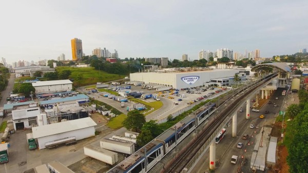 Planta de la empresa de industrias lácteas, Estrella Azul. Planta de la empresa de industrias lácteas, Estrella Azul.