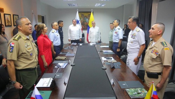 Los ministros suscribieron una declaración conjunta, para afianzar los esfuerzos realizados por las instituciones de seguridad de ambos países. Los ministros suscribieron una declaración conjunta, para afianzar los esfuerzos realizados por las instituciones de seguridad de ambos países.