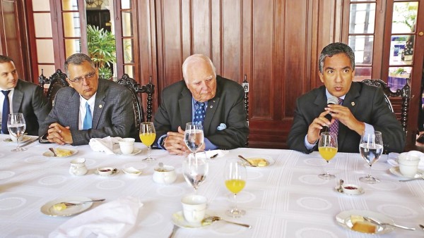 Steve Stoute (c) preside la Odecabe. Steve Stoute (c) preside la Odecabe.